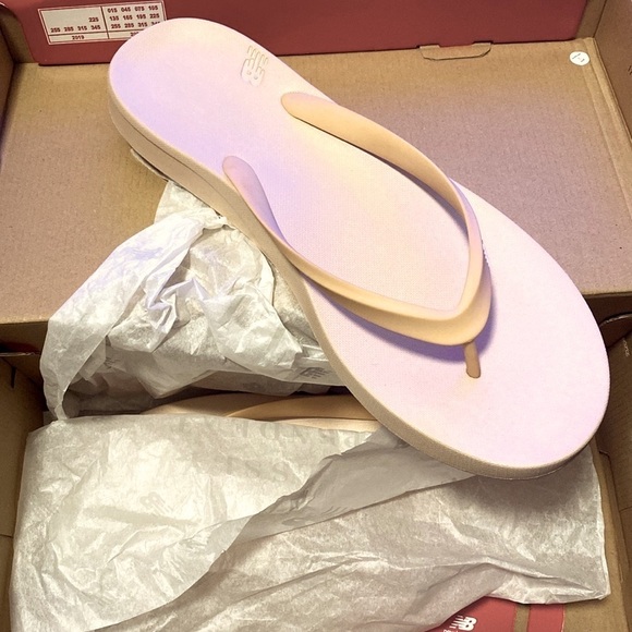 NEW [New Balance] 24 V1 Flip Flop Thong Sandals in White Oak Men's Size 14 - Picture 6 of 8